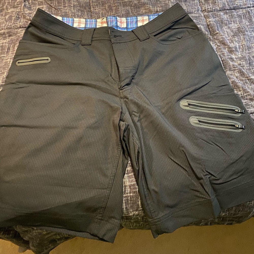 Lululemon black shorts